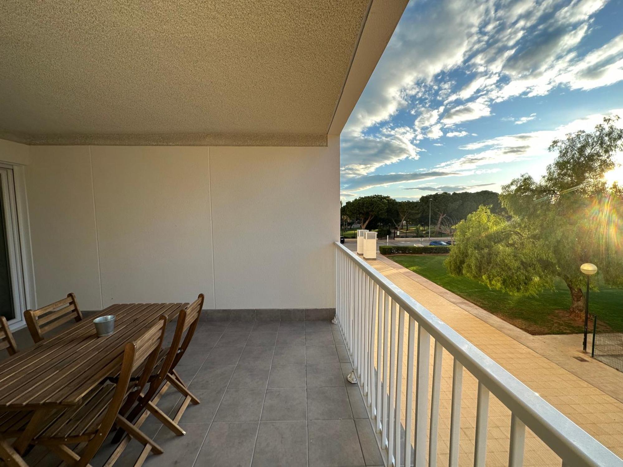 Apartamentos Canet Al Mar. Канет-де-Беренгер Экстерьер фото